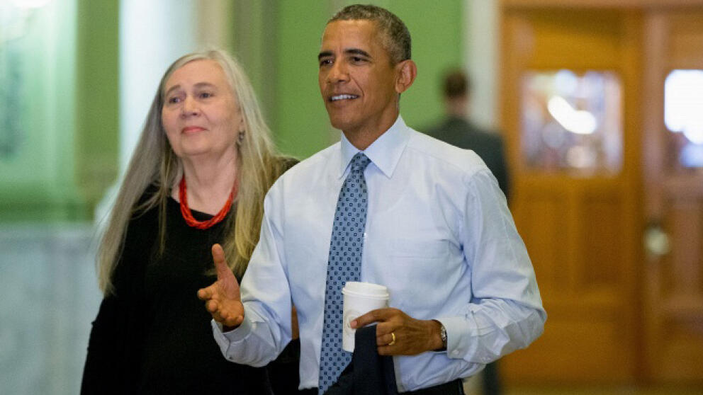 Обама решил удивить публику — самостоятельно взял интервью у Мэрилин Робинсон