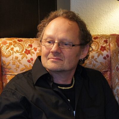 Александр Титов